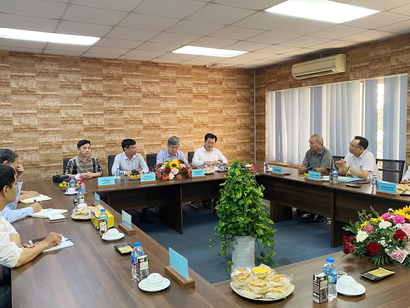 VIETTRONICS THỦ ĐỨC TRANG TRỌNG ĐÓN TIẾP LÃNH ĐẠO CẤP CAO TẬP ĐOÀN GELEXIMCO VÀ TỔNG CÔNG TY VIETTRONICS ĐẾN THĂM VÀ LÀM VIỆC VỚI CÁC CÔNG TY THÀNH VIÊN VIETTRONICS PHÍA NAM TẠI VIETTRONICS THỦ ĐỨC